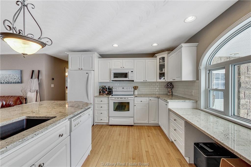 64 Forestview Drive, Wahnapitae, Ontario, Canada