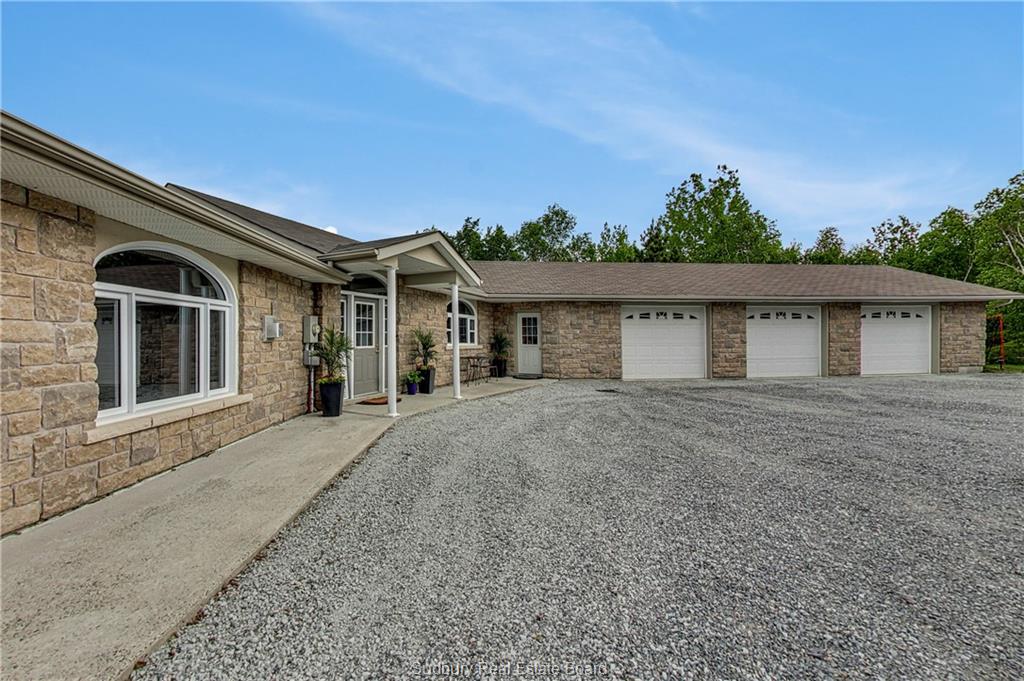 64 Forestview Drive, Wahnapitae, Ontario, Canada