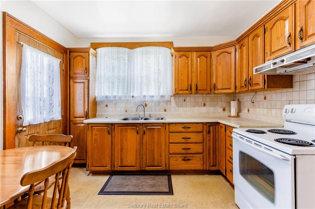 54 Baker Street, Sudbury, Ontario, Canada