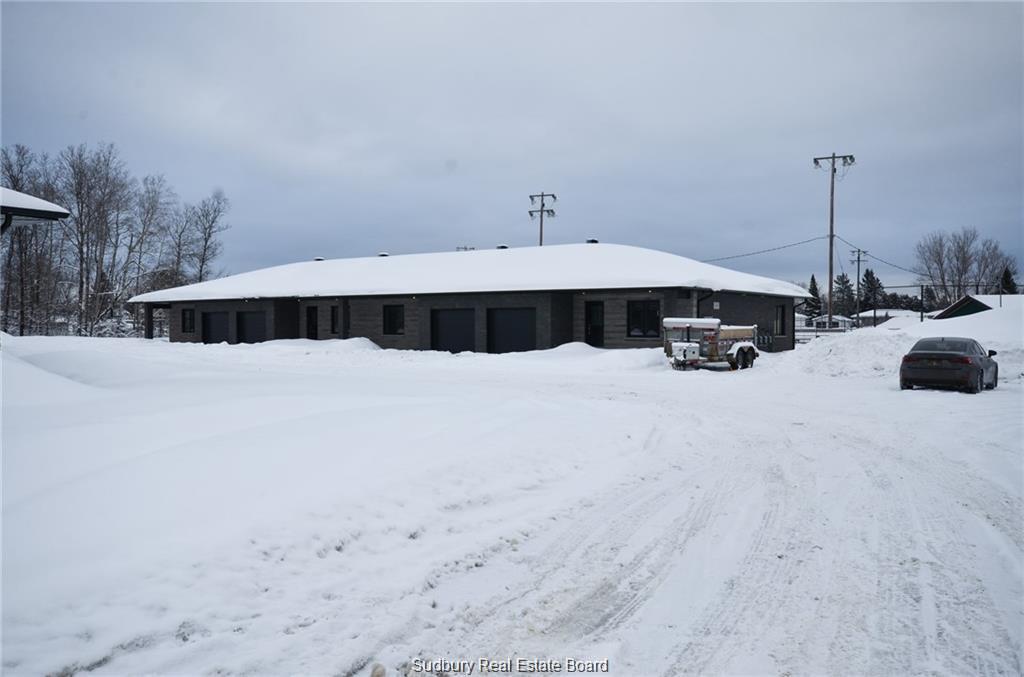 6034 Hwy 69 N, Hanmer Ontario, Canada
