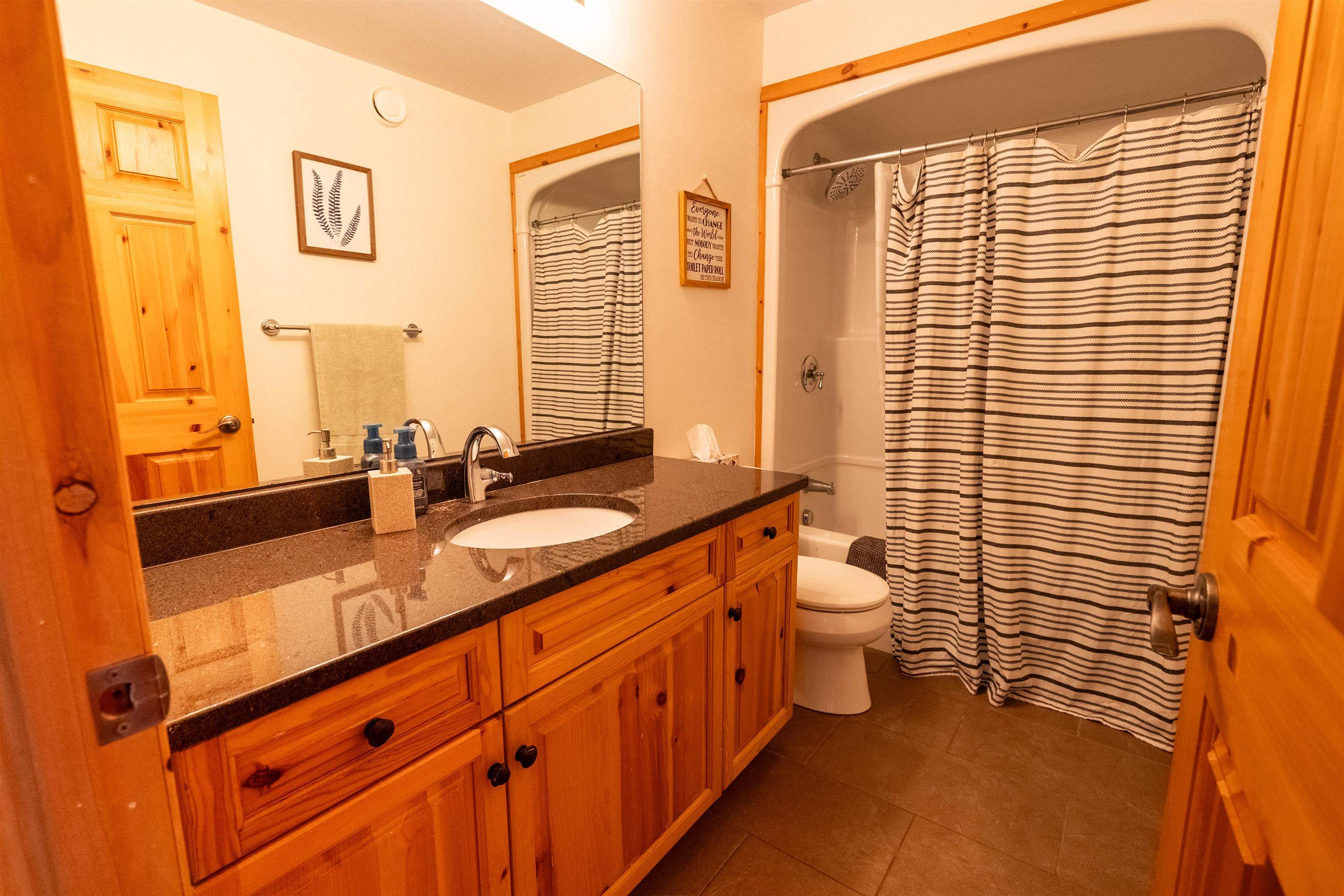 220D Phantom Drive, Kenora, Ontario, Canada photo 13