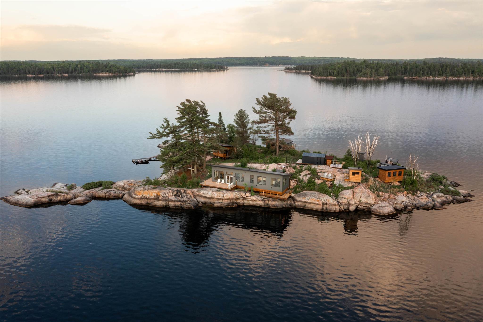 Island S900 Little Sand Lake, Minaki, Ontario, Canada photo 1