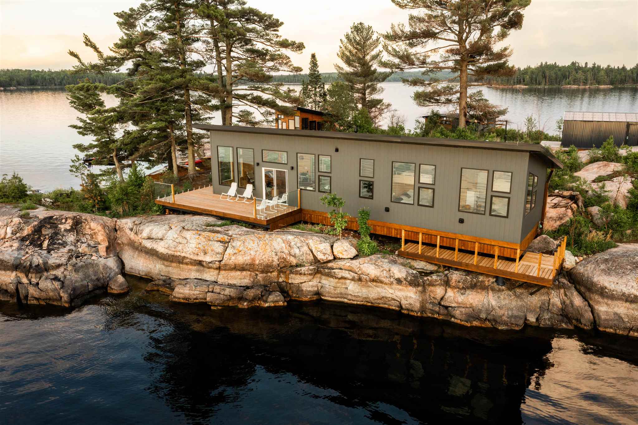 Island S900 Little Sand Lake, Minaki, Ontario, Canada photo 2