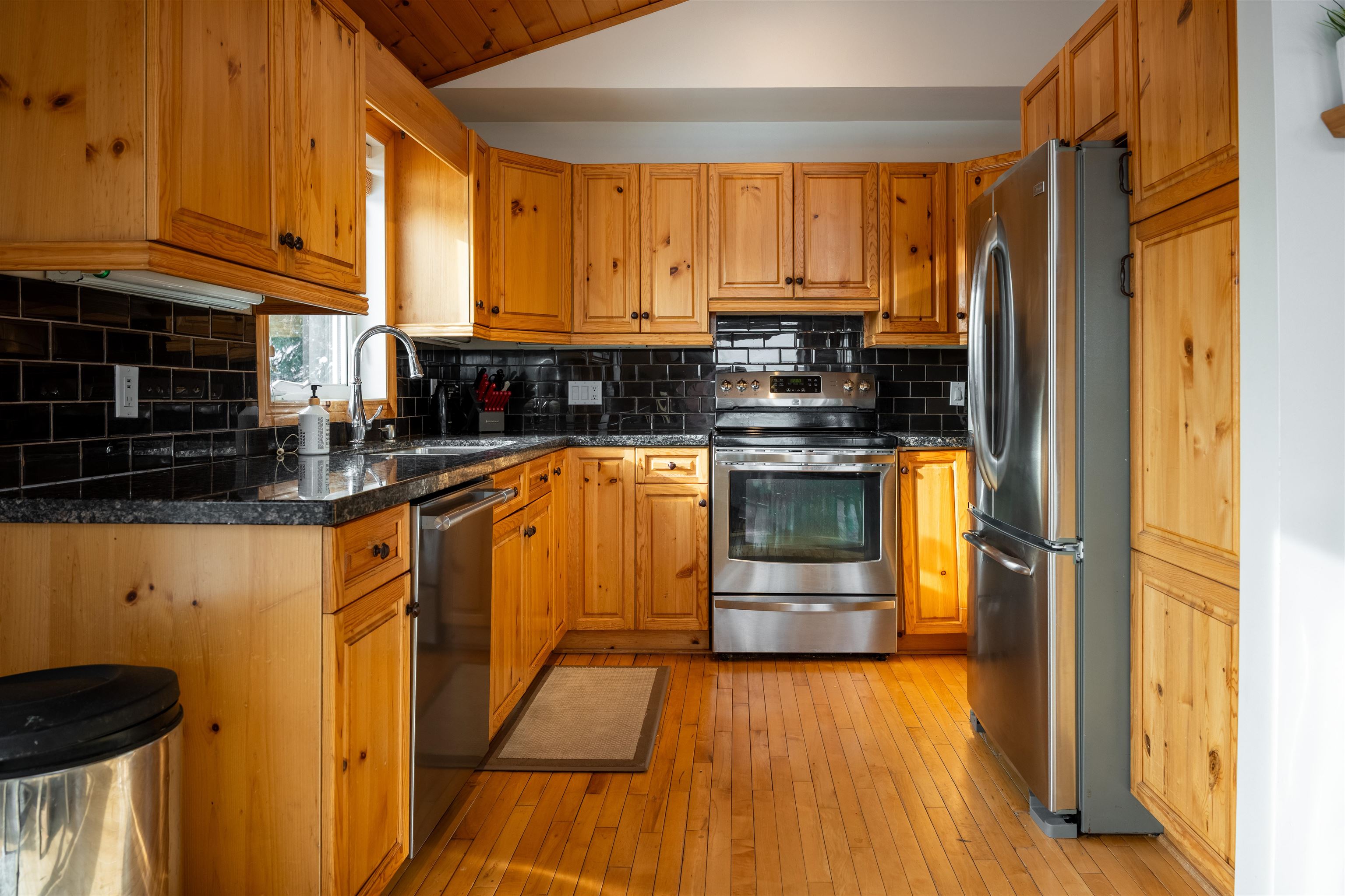 220D Phantom Drive, Kenora, Ontario, Canada photo 16