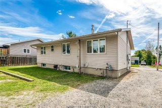 8 arlington e drive, Dowling Ontario, Canada