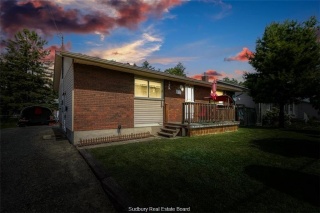 8 Arlington E Drive, Dowling Ontario