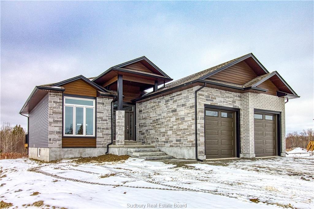 171 Hollybrook, Azilda Ontario, Canada