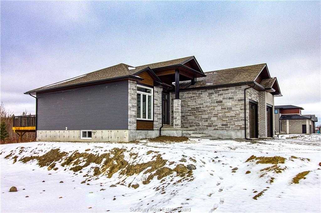 171 Hollybrook, Azilda Ontario, Canada