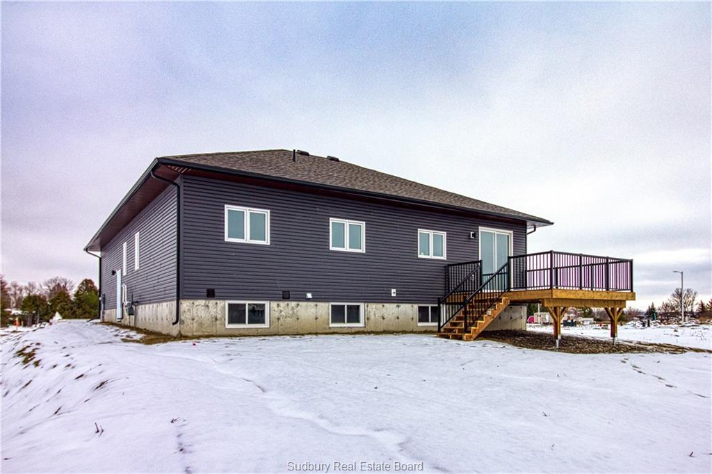 171 Hollybrook, Azilda Ontario, Canada