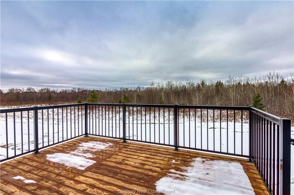 171 Hollybrook, Azilda Ontario, Canada