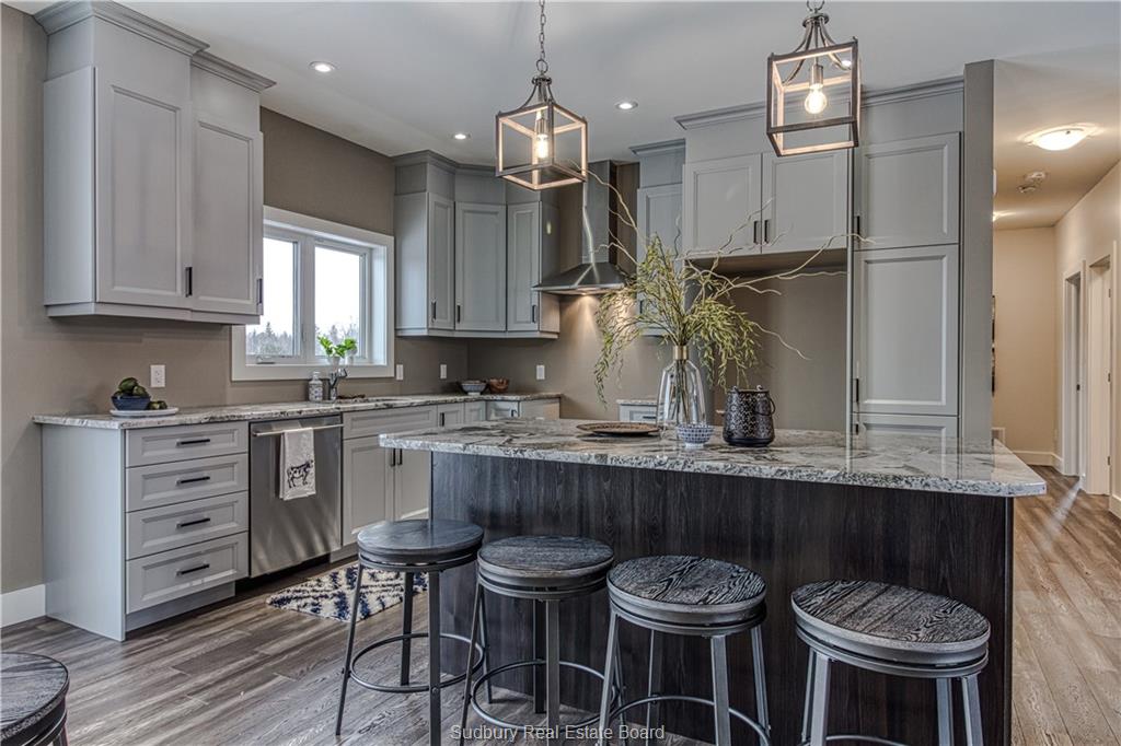 171 Hollybrook, Azilda Ontario, Canada