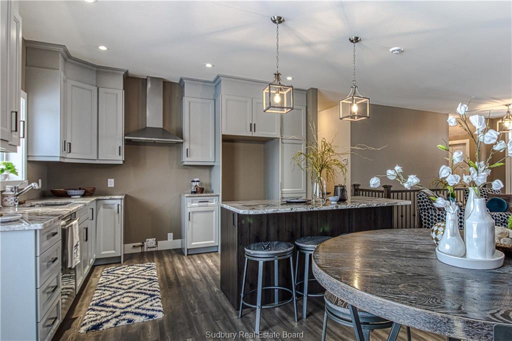 171 Hollybrook, Azilda Ontario, Canada