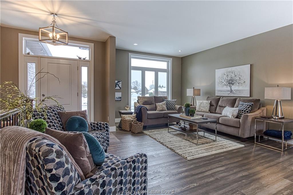 171 Hollybrook, Azilda Ontario, Canada