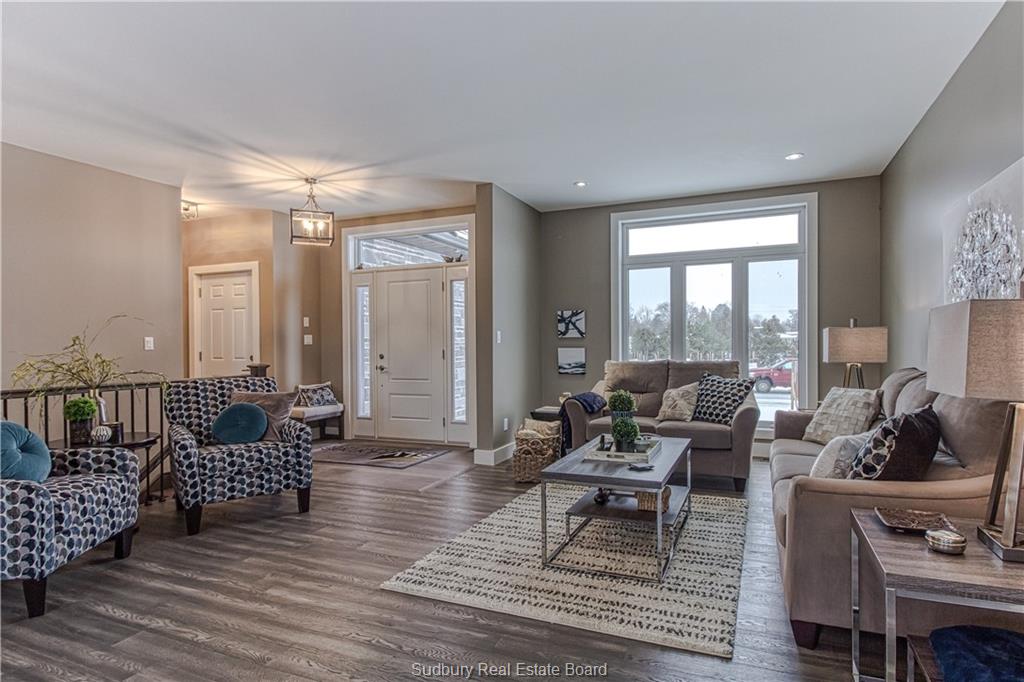 171 Hollybrook, Azilda Ontario, Canada