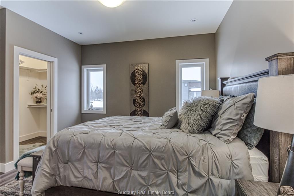 171 Hollybrook, Azilda Ontario, Canada