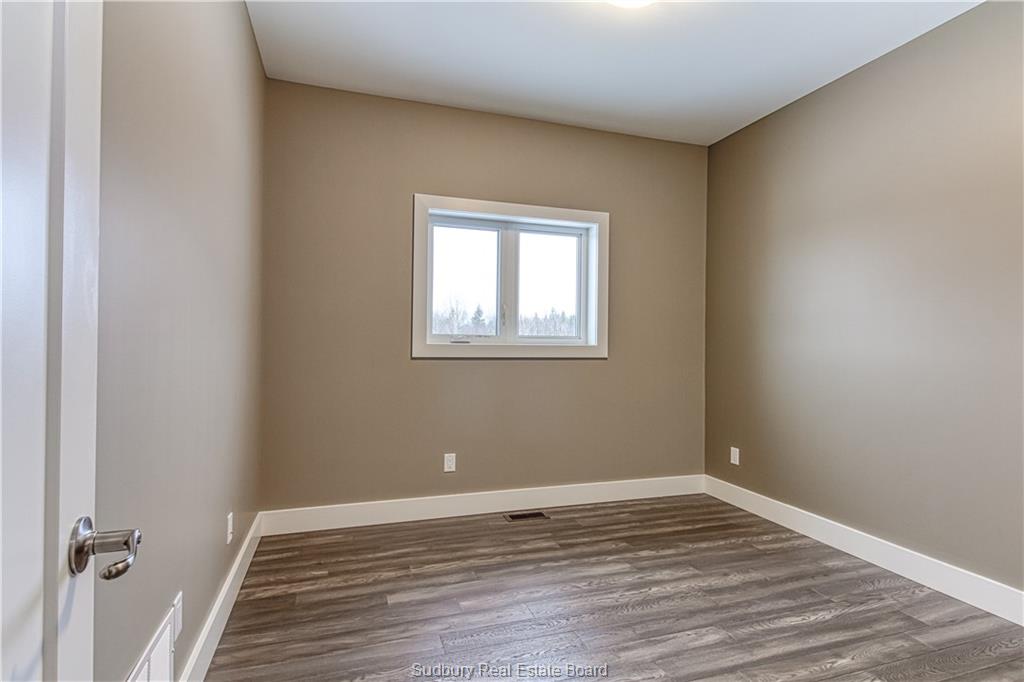 171 Hollybrook, Azilda Ontario, Canada