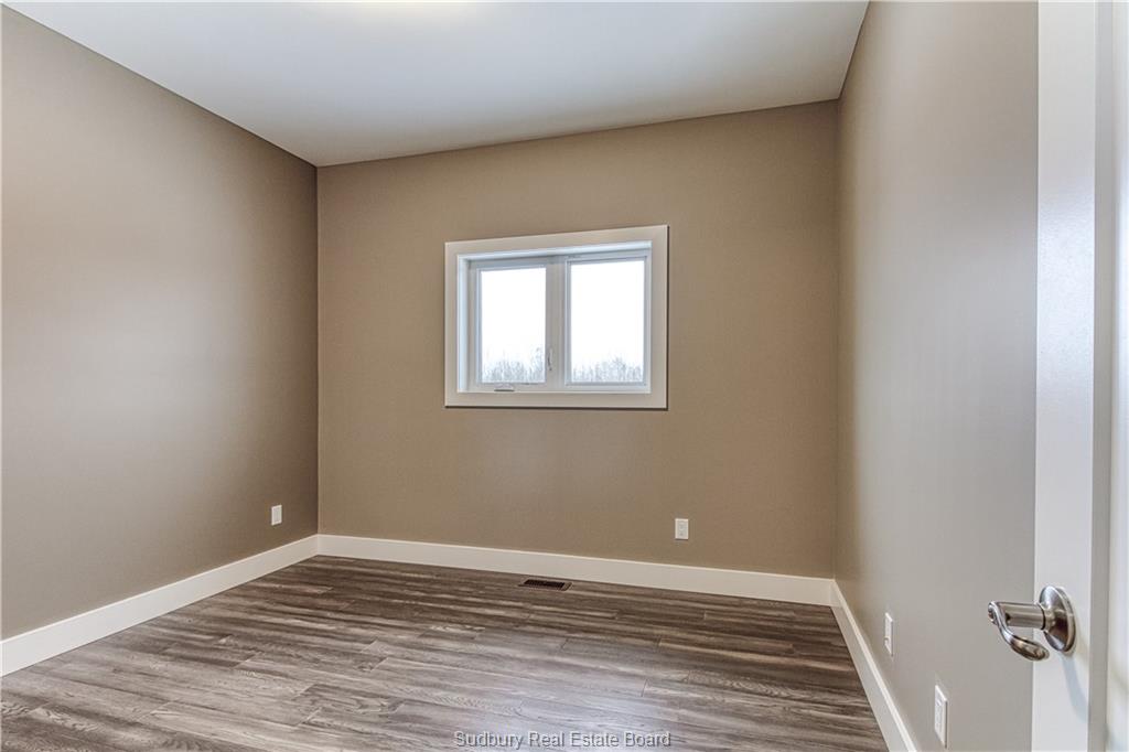 171 Hollybrook, Azilda Ontario, Canada