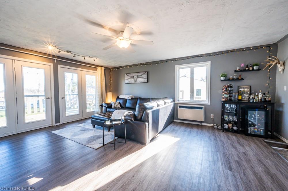270 ERIE Boulevard, Long Point, Ontario, Canada