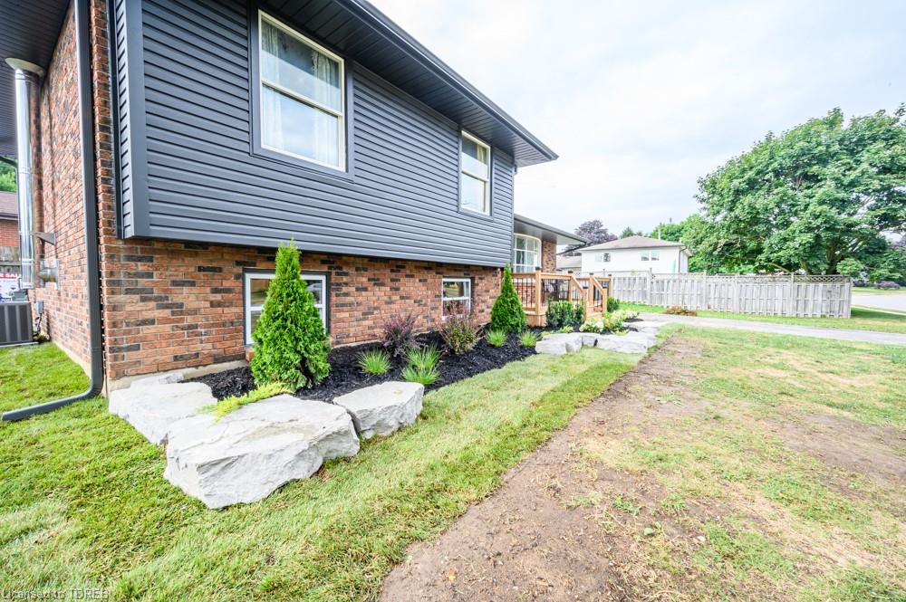 48 DEVONSHIRE Avenue, Tillsonburg, Ontario, Canada
