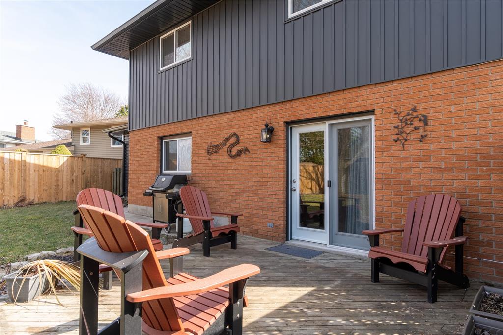 38 NIAGARA Crescent, Sarnia, Ontario, Canada