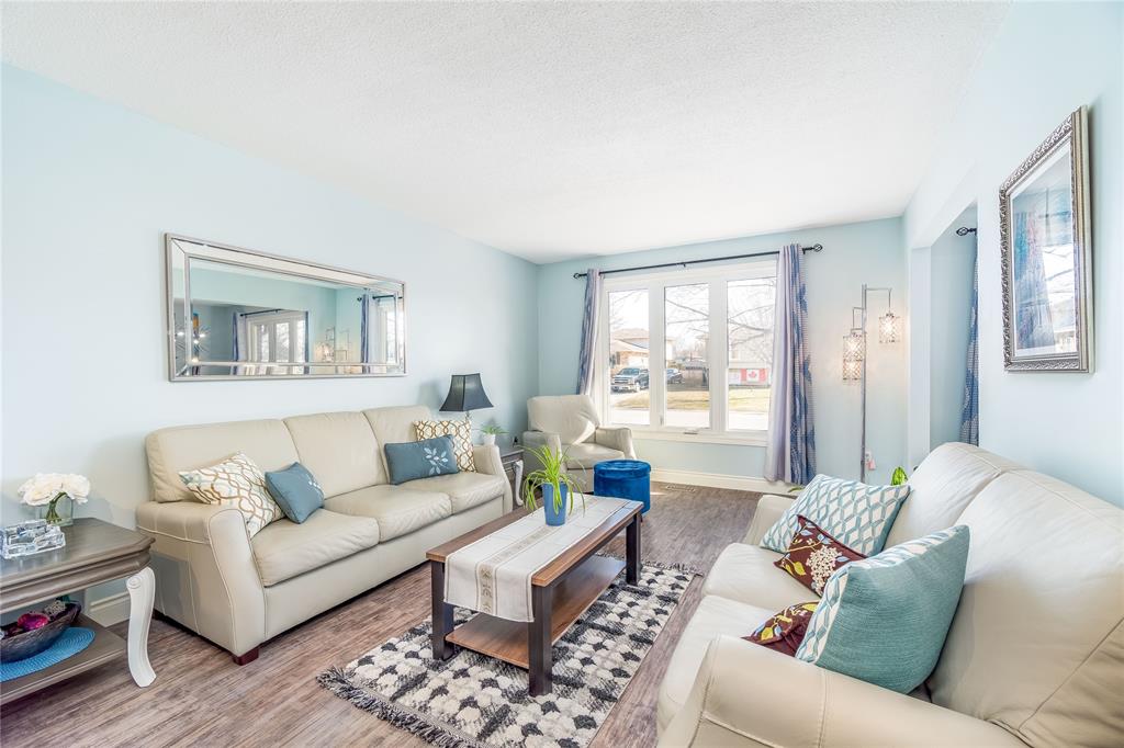 38 NIAGARA Crescent, Sarnia, Ontario, Canada