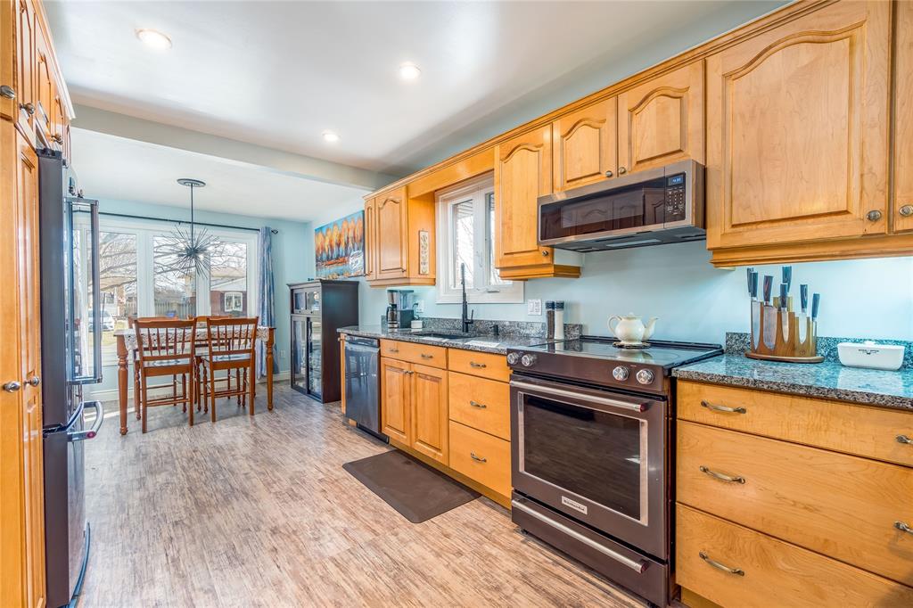 38 NIAGARA Crescent, Sarnia, Ontario, Canada