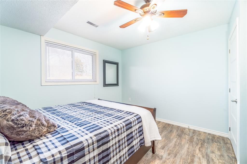 38 NIAGARA Crescent, Sarnia, Ontario, Canada