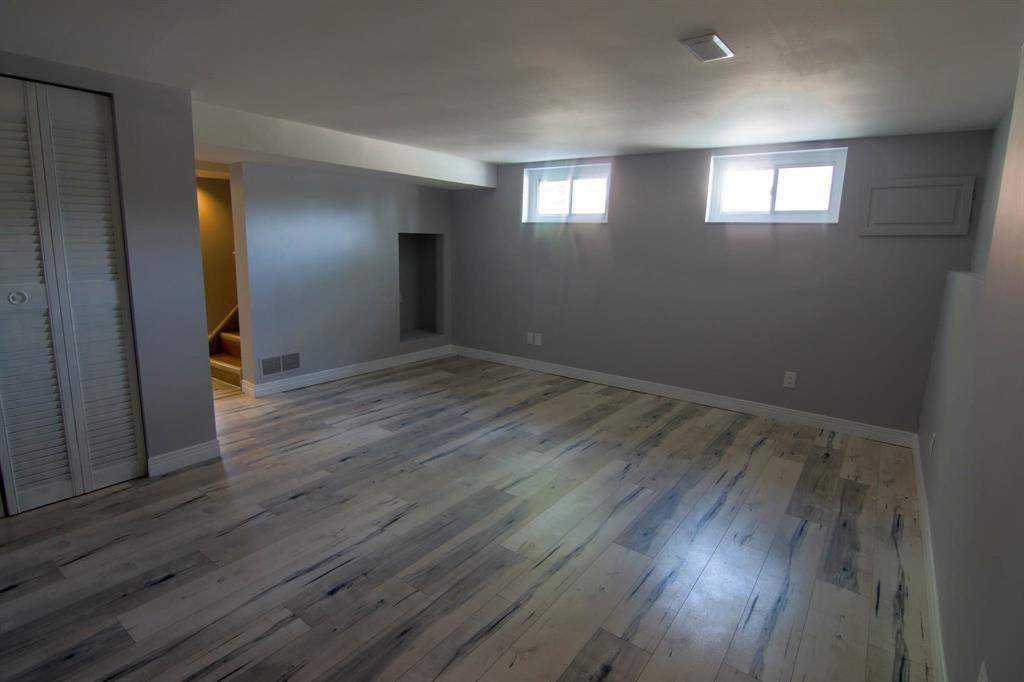 761 NETHERLANDS Place, Sarnia, Ontario, Canada