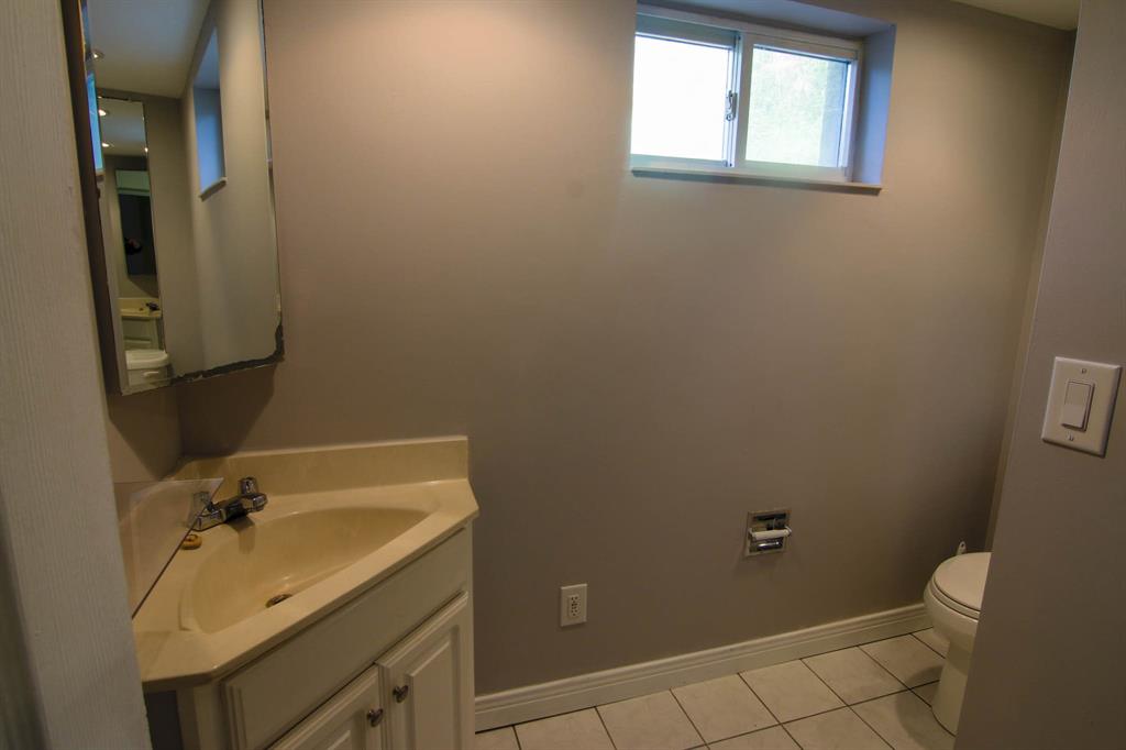 761 NETHERLANDS Place, Sarnia, Ontario, Canada
