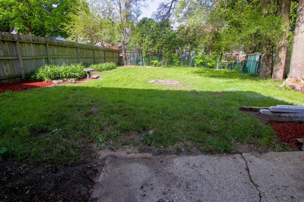 761 NETHERLANDS Place, Sarnia, Ontario, Canada