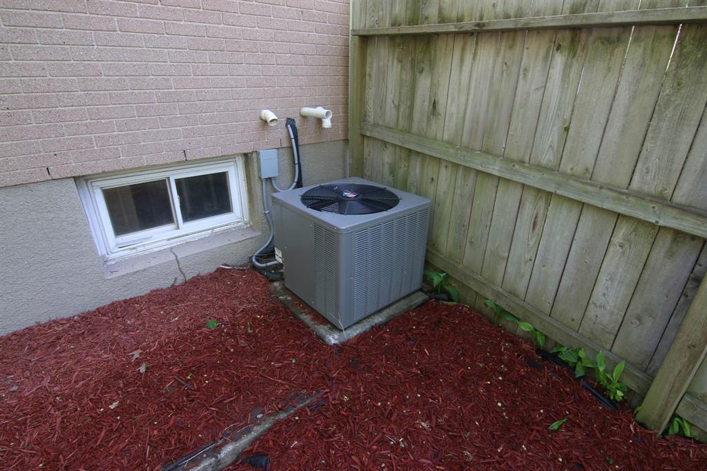 761 NETHERLANDS Place, Sarnia, Ontario, Canada