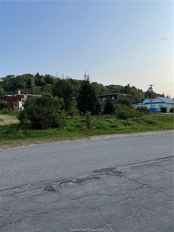 PCL 28236 Fraser Avenue, Onaping, Ontario, Canada