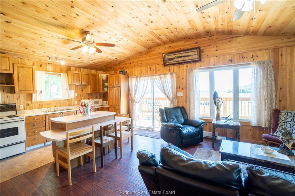 Panache Lake Mountain Cove Lodge, Espanola, Ontario, Canada photo 13