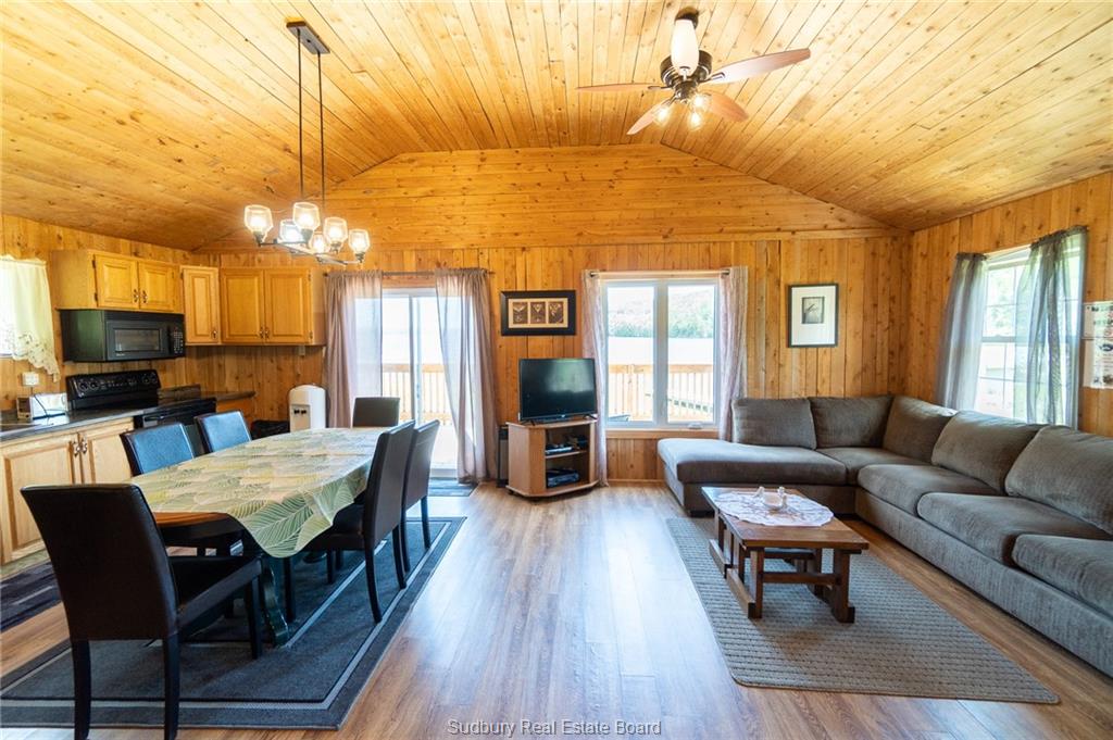 Panache Lake Mountain Cove Lodge, Espanola, Ontario, Canada photo 45