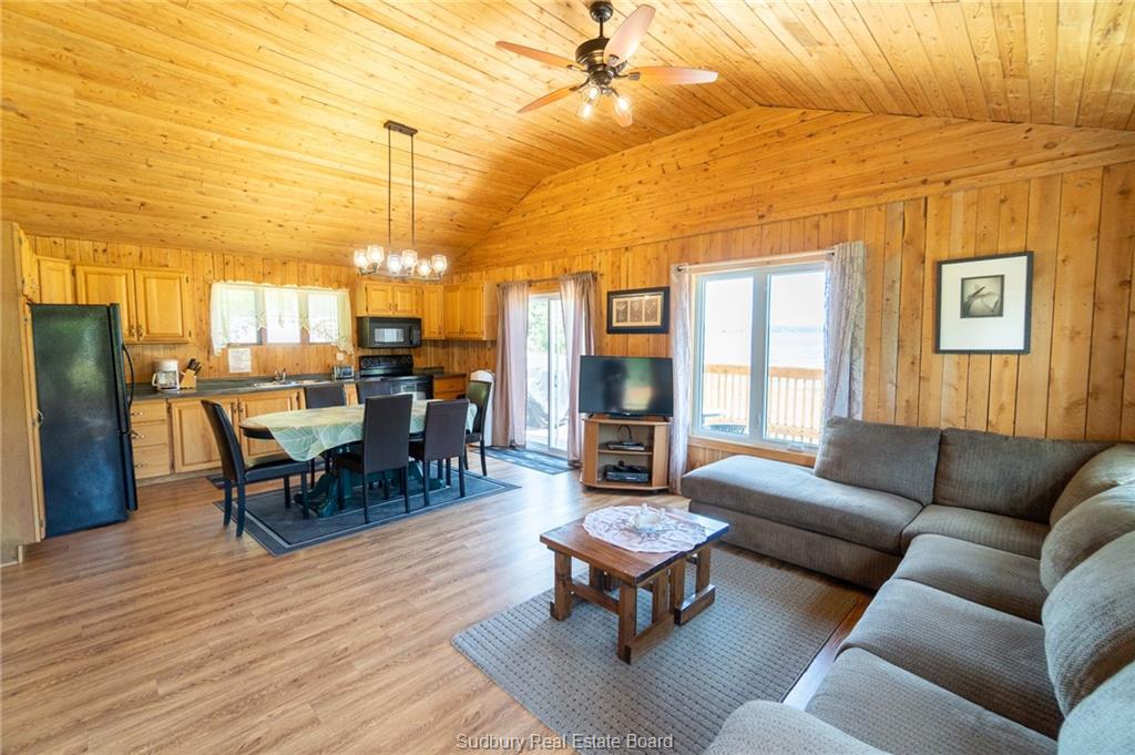 Panache Lake Mountain Cove Lodge, Espanola, Ontario, Canada photo 46