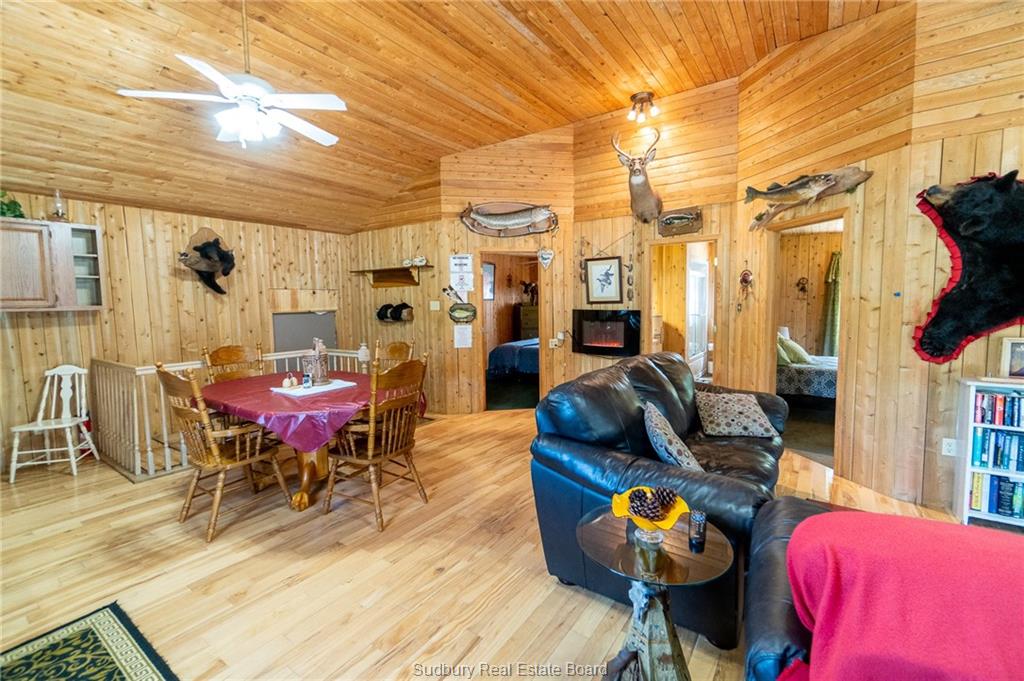 Panache Lake Mountain Cove Lodge, Espanola, Ontario, Canada photo 54