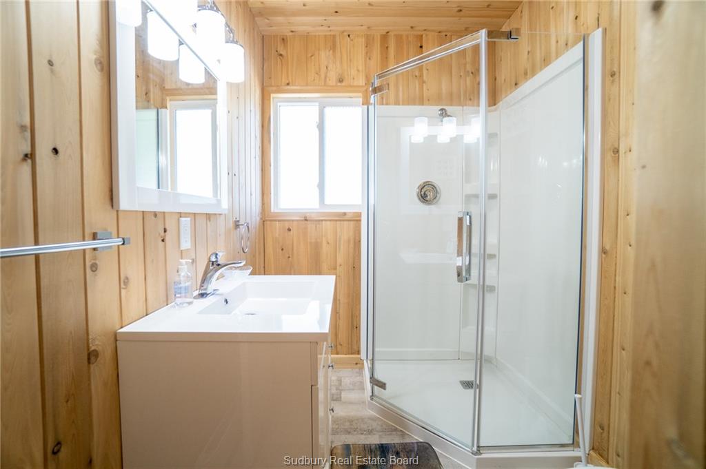 Panache Lake Mountain Cove Lodge, Espanola, Ontario, Canada photo 3