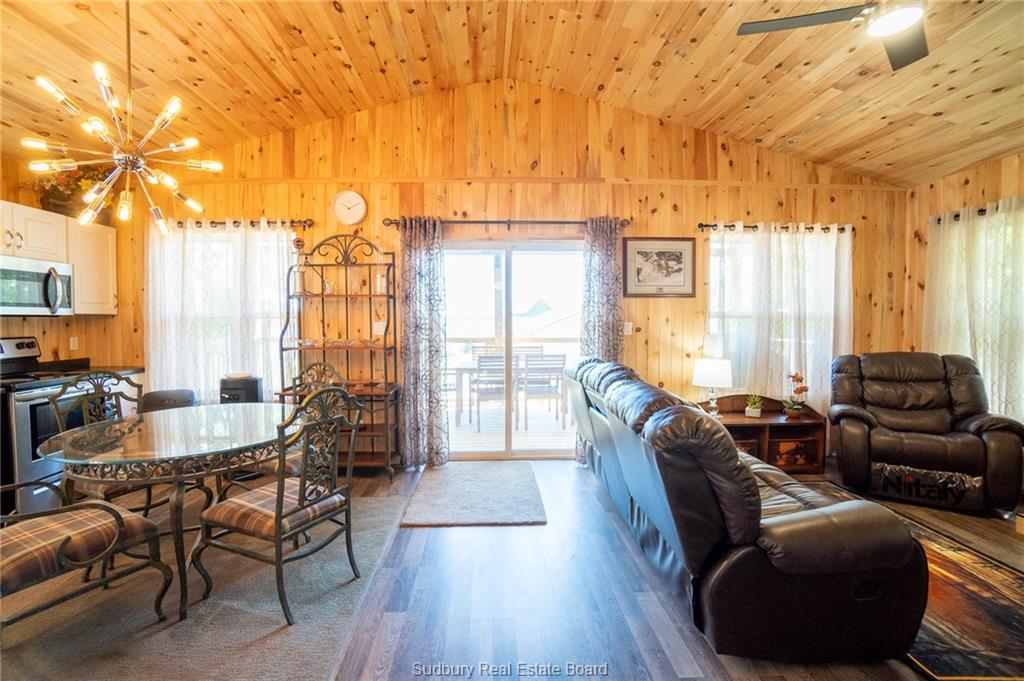 Panache Lake Mountain Cove Lodge, Espanola, Ontario, Canada photo 6