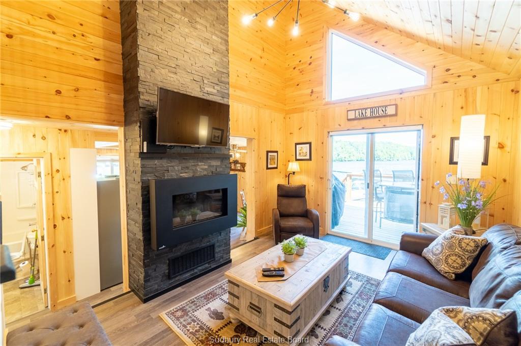 Panache Lake Mountain Cove Lodge, Espanola, Ontario, Canada photo 27