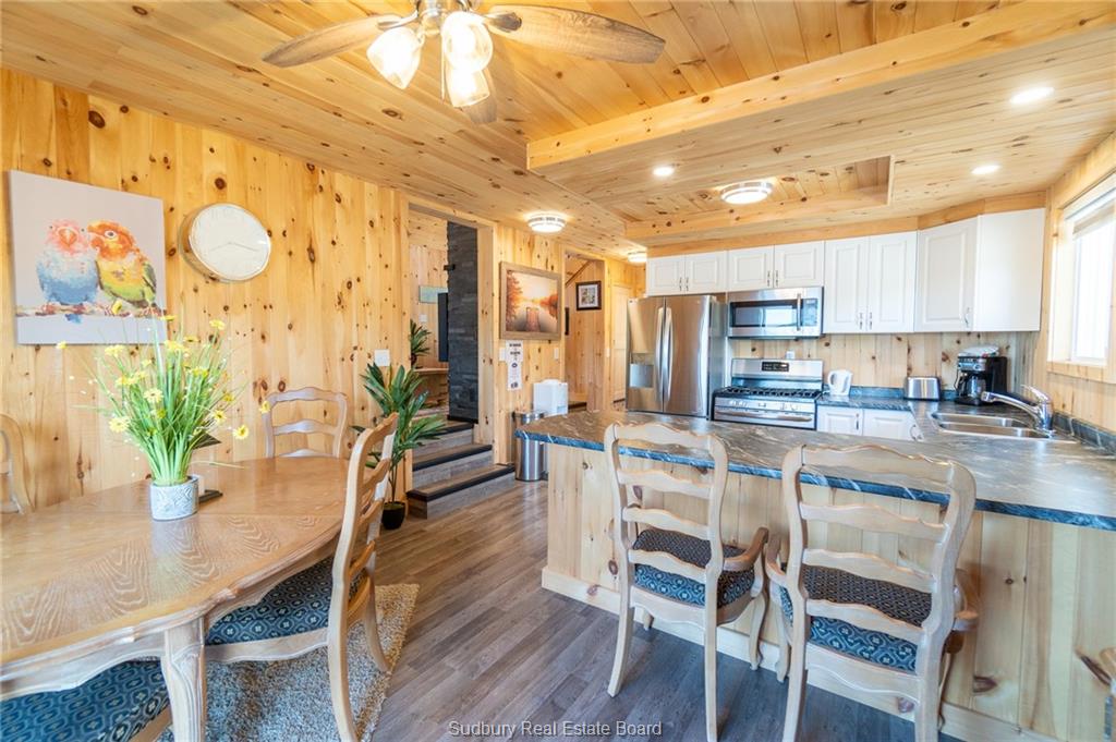 Panache Lake Mountain Cove Lodge, Espanola, Ontario, Canada photo 29