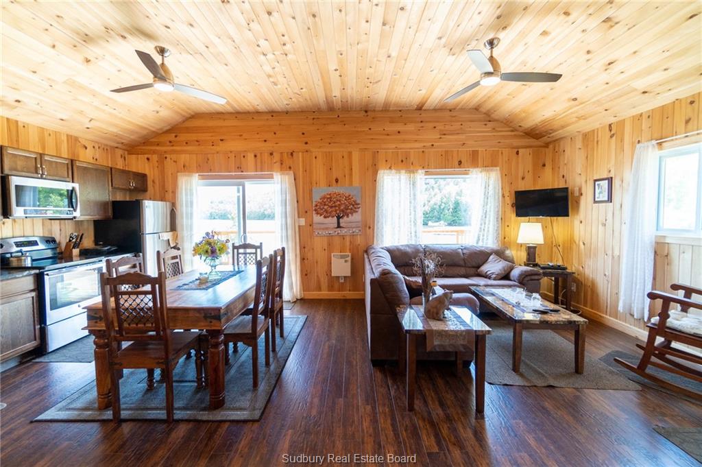 Panache Lake Mountain Cove Lodge, Espanola, Ontario, Canada photo 34