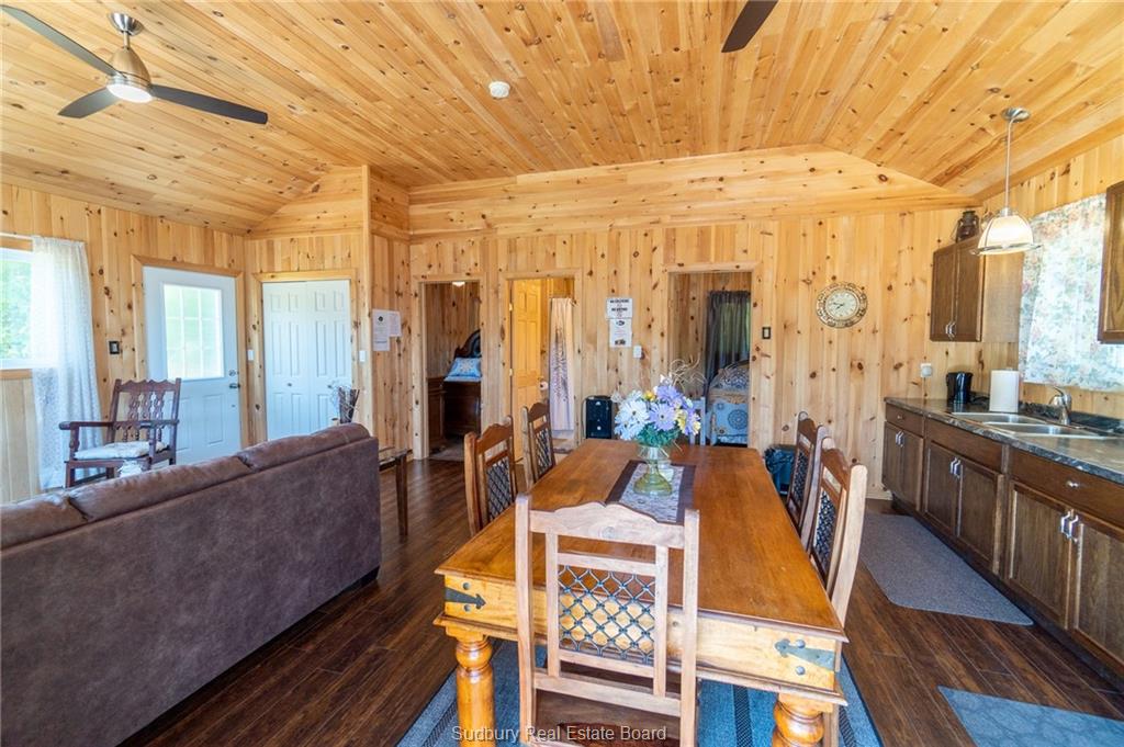 Panache Lake Mountain Cove Lodge, Espanola, Ontario, Canada photo 36