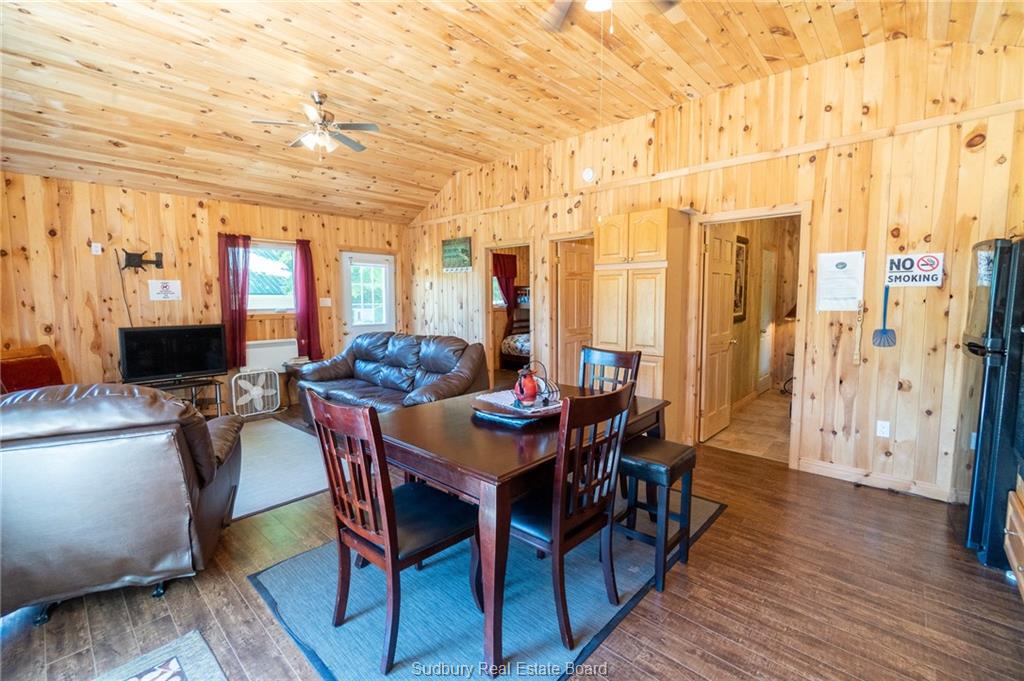 Panache Lake Mountain Cove Lodge, Espanola, Ontario, Canada photo 37