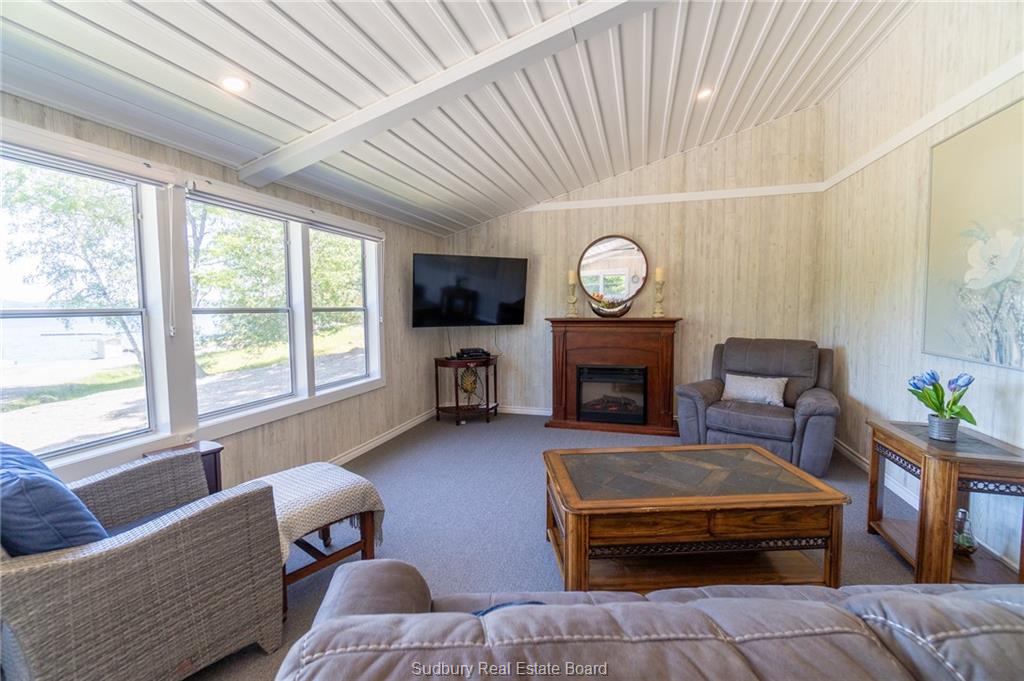 Panache Lake Mountain Cove Lodge, Espanola, Ontario, Canada photo 57