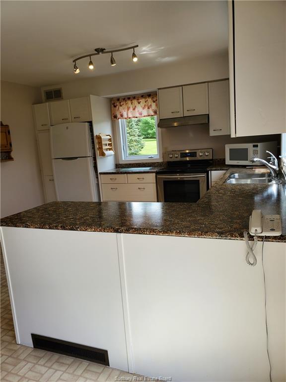 219 Therrien Road, Warren Ontario, Canada
