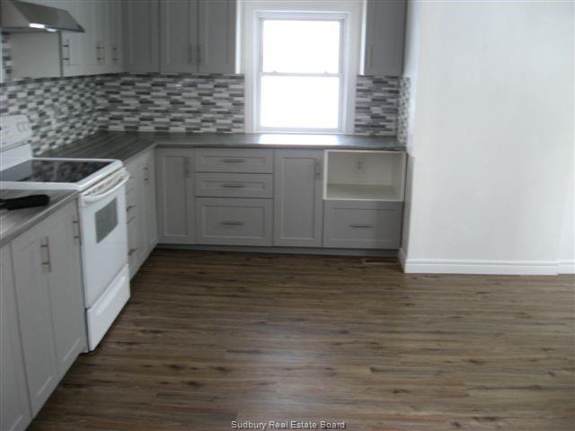 92 Water Street, Chelmsford, Ontario, Canada