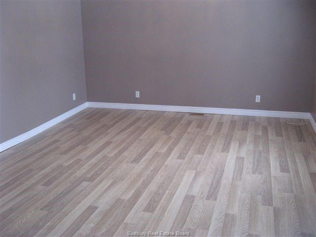 92 Water Street, Chelmsford, Ontario, Canada