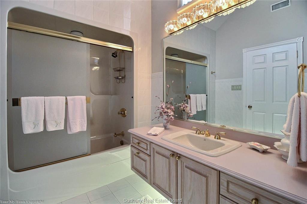 73 Baycrest Road, Sudbury Ontario, Canada