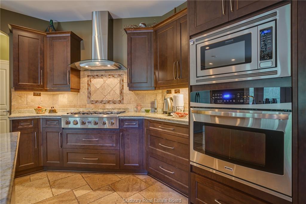 1404 Magnolia Boulevard, Sudbury Ontario, Canada