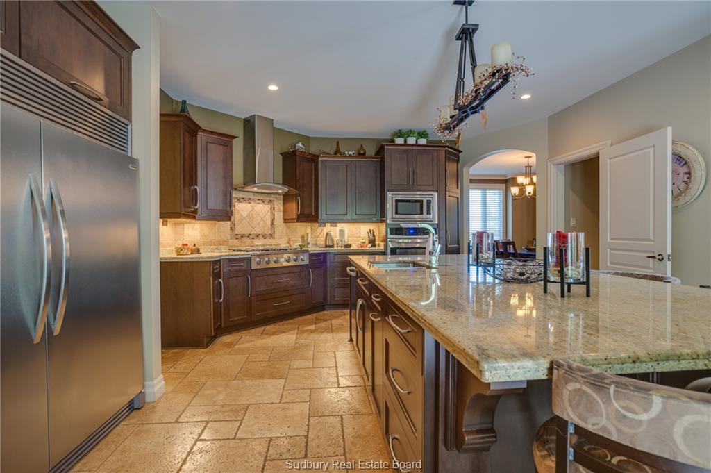 1404 Magnolia Boulevard, Sudbury Ontario, Canada